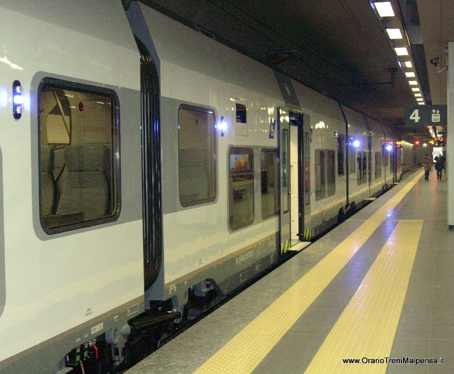 Fermi al binario 4 di Malpensa